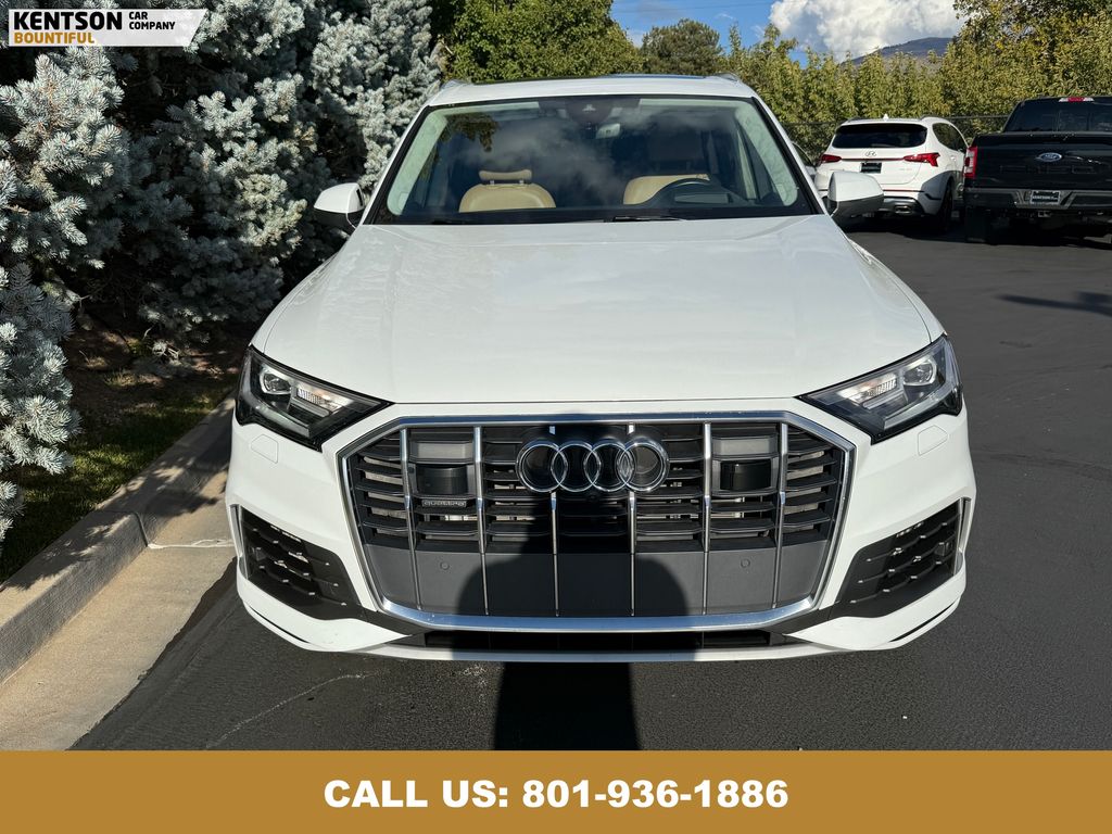 2022 Audi Q7 55 Prestige photo 2