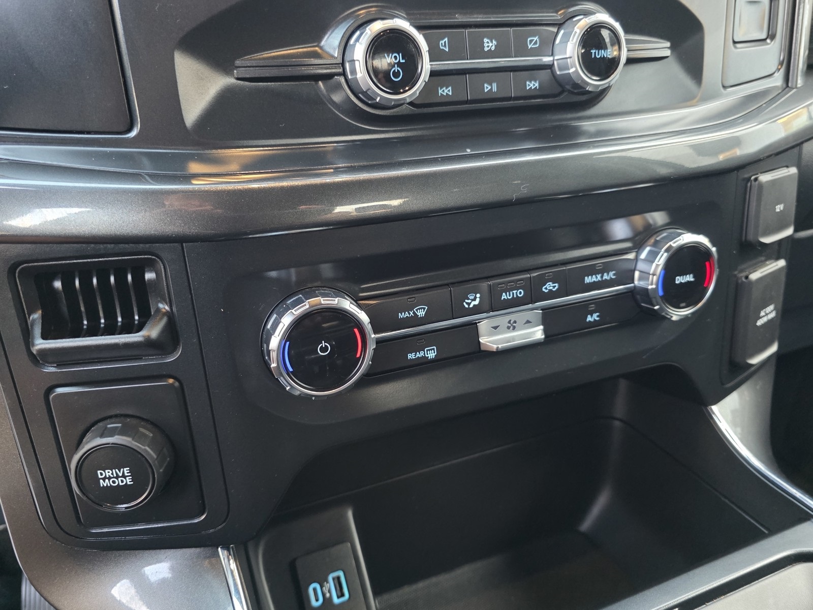 2022 Ford F-150 XLT photo 30