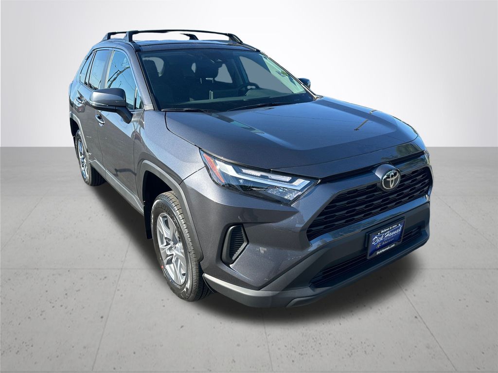 2025 Toyota RAV4 Hybrid XLE photo 5