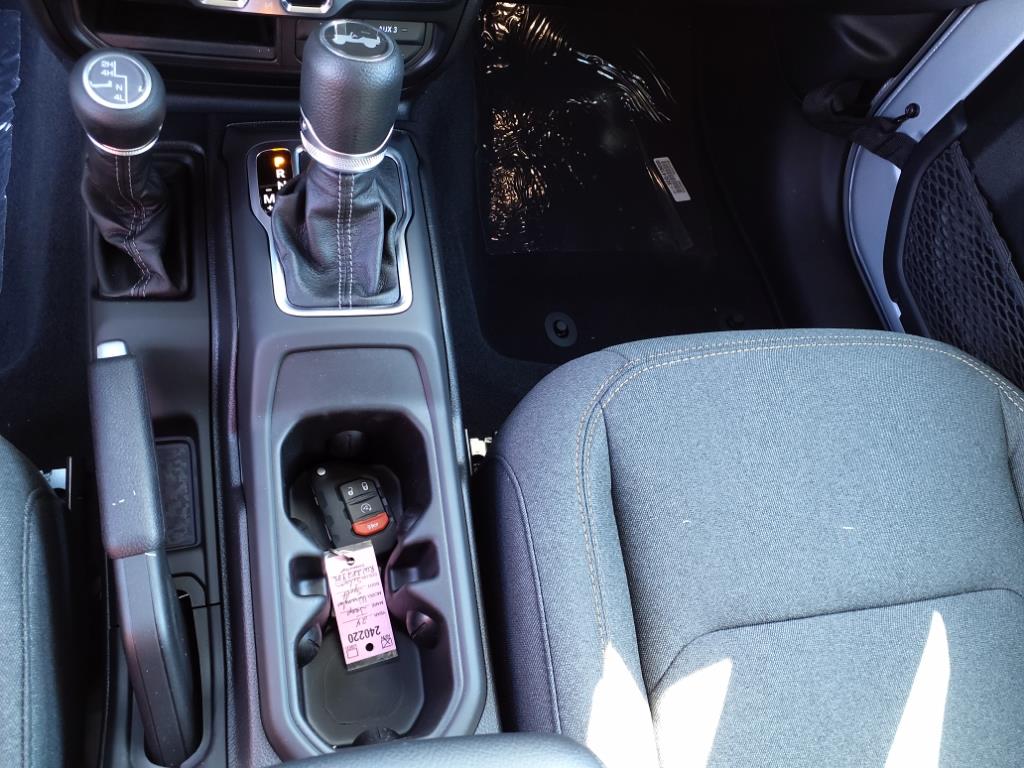 2024 Jeep Wrangler Sport S photo 8