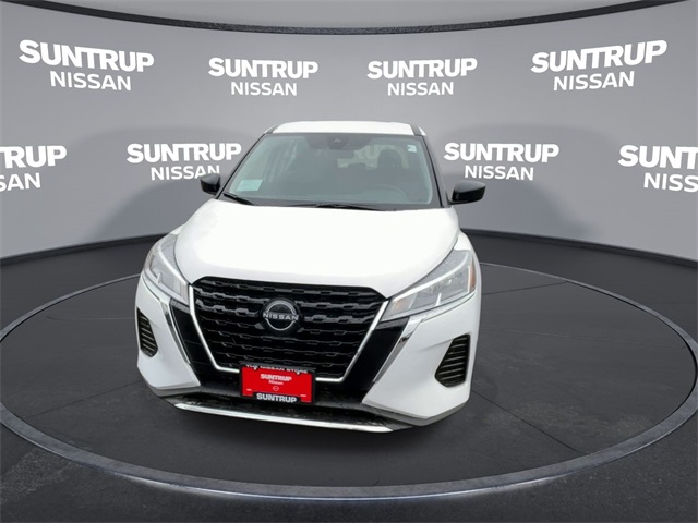 2025 Nissan Kicks Play S photo 3