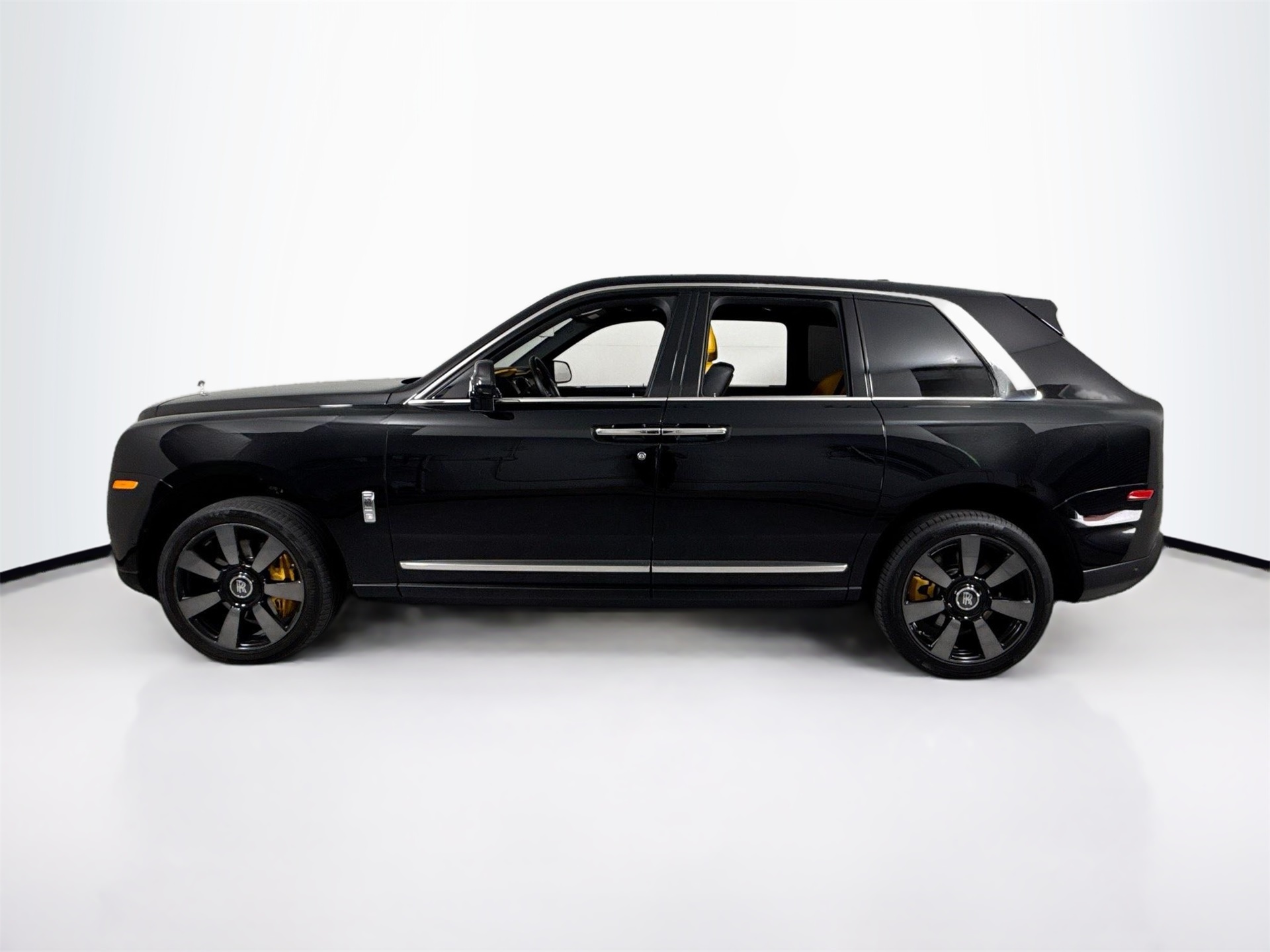 2023 Rolls Royce Cullinan RR31 photo 2