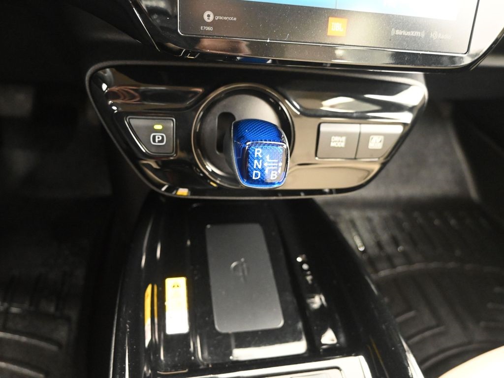 2022 Toyota Prius Limited photo 13