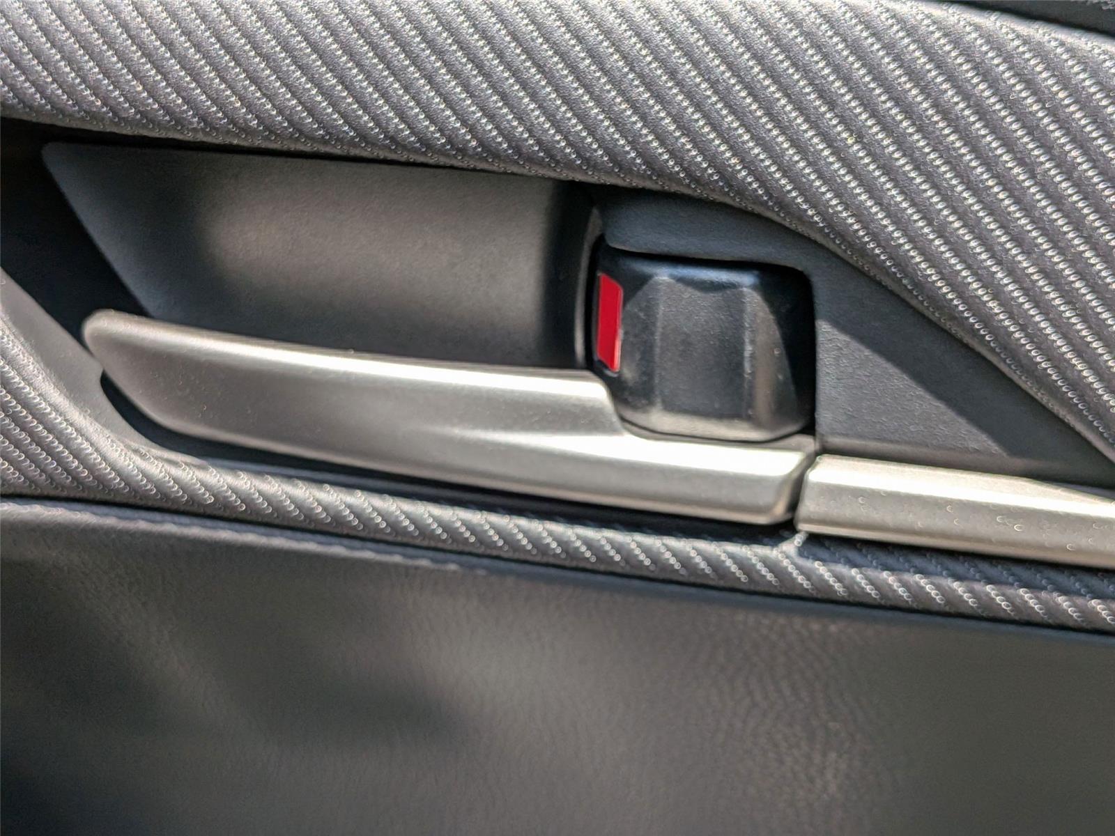 2025 Toyota Camry SE photo 32