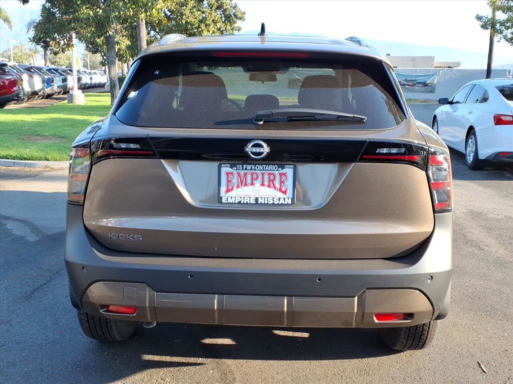 2026 Nissan Kicks SV photo 3