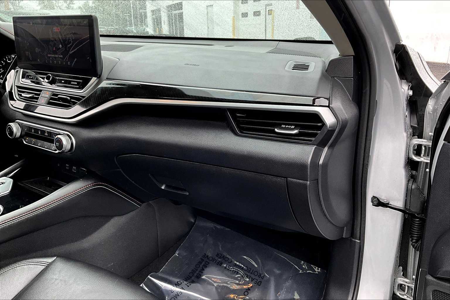 2023 Nissan Altima 2.5 SR photo 17