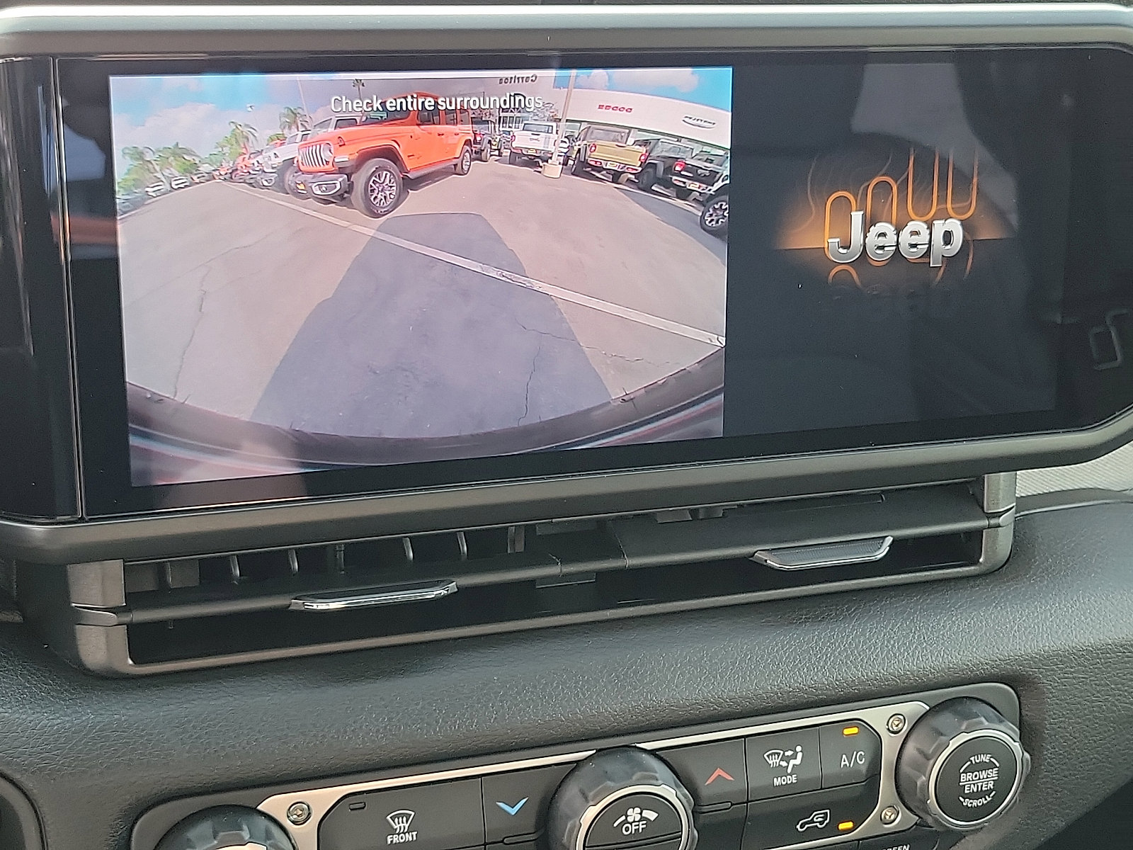 2025 Jeep Wrangler photo 9