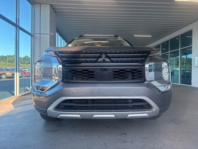 2022 Mitsubishi Outlander SEL photo 3