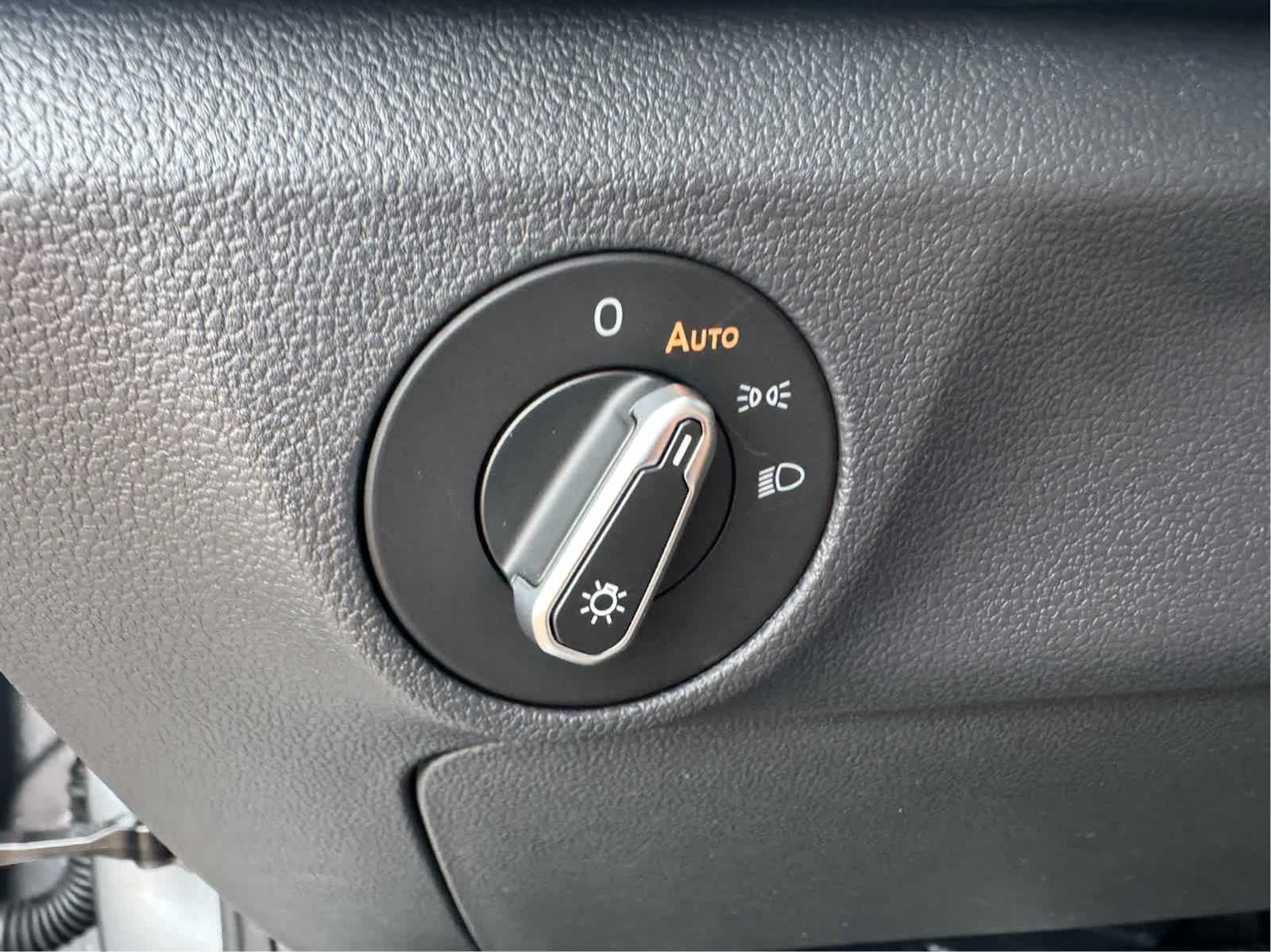 2025 Volkswagen Jetta SE photo 12
