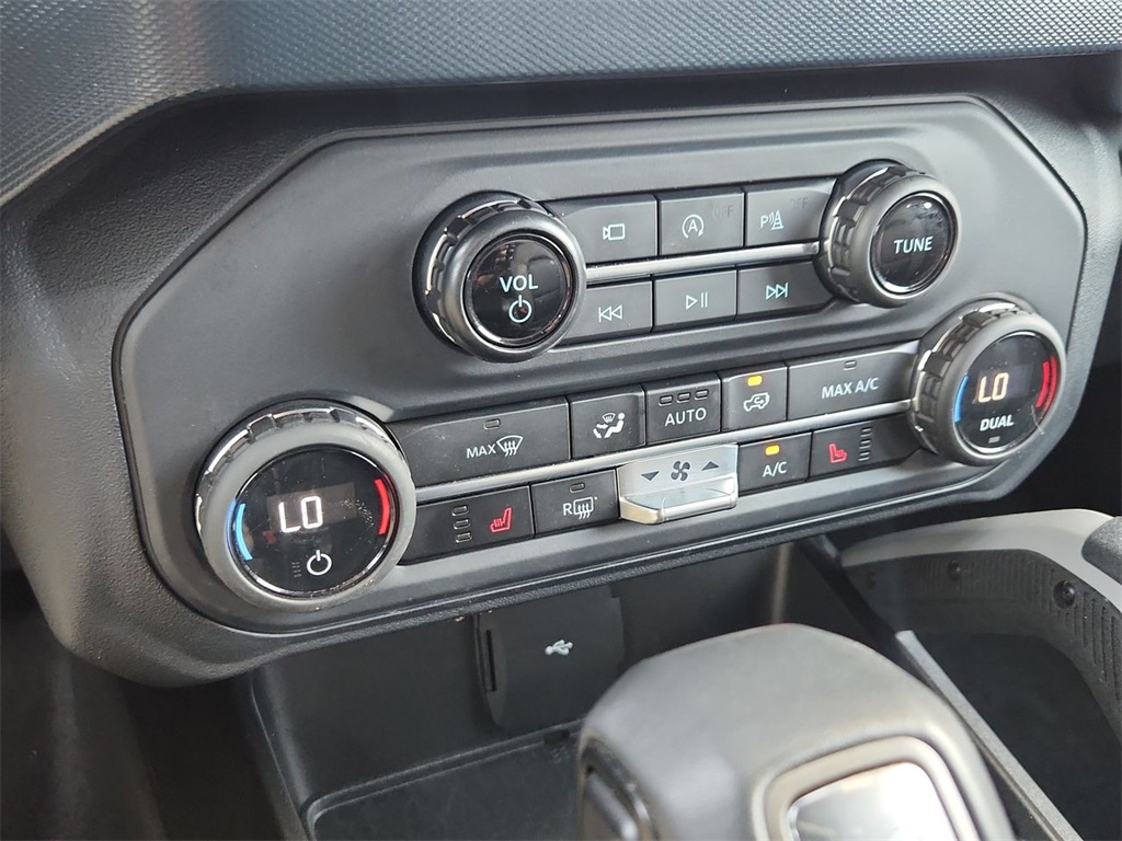 2023 Ford Bronco Outer Banks photo 15