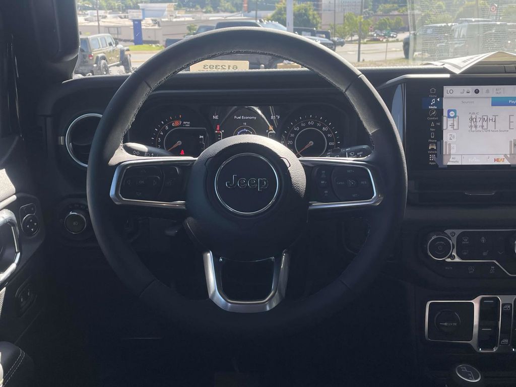 2025 Jeep Wrangler Sahara photo 21