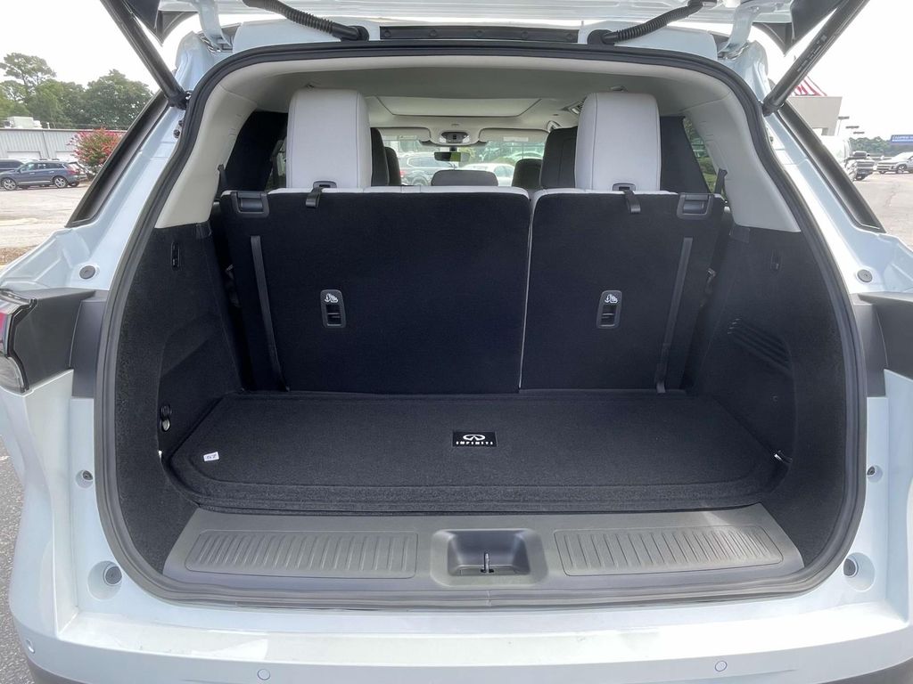 2026 Infiniti QX60 Luxe AWD photo 9