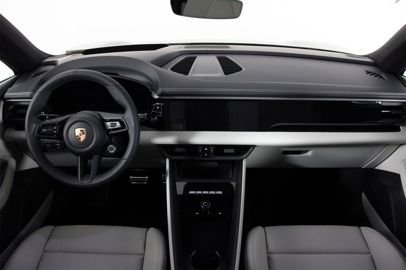 2025 Porsche Macan Electric photo 11