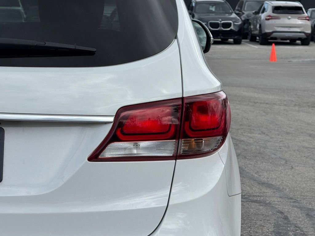 2017 Hyundai Santa Fe SE photo 4