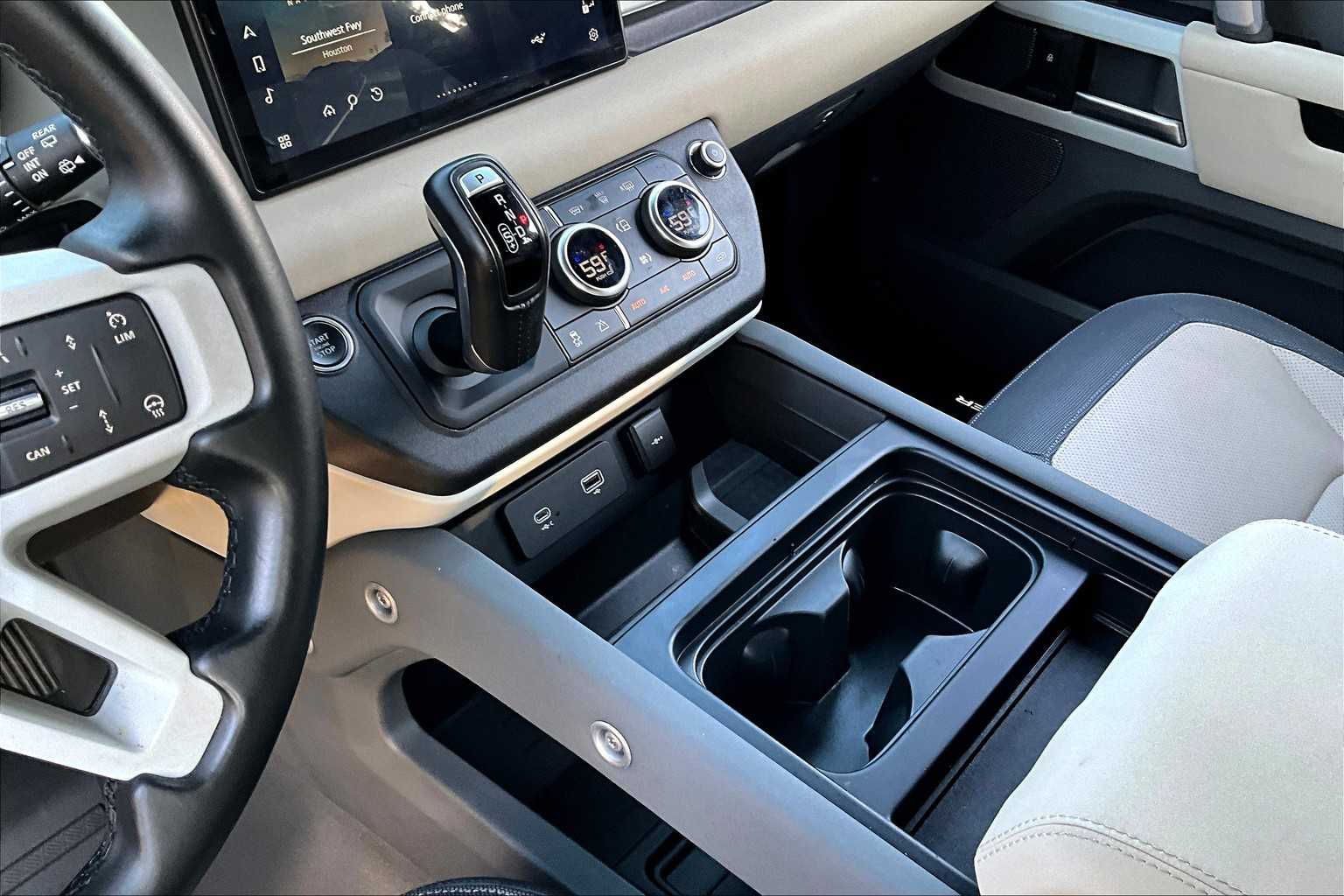 2023 Land Rover Defender X-Dynamic SE photo 29