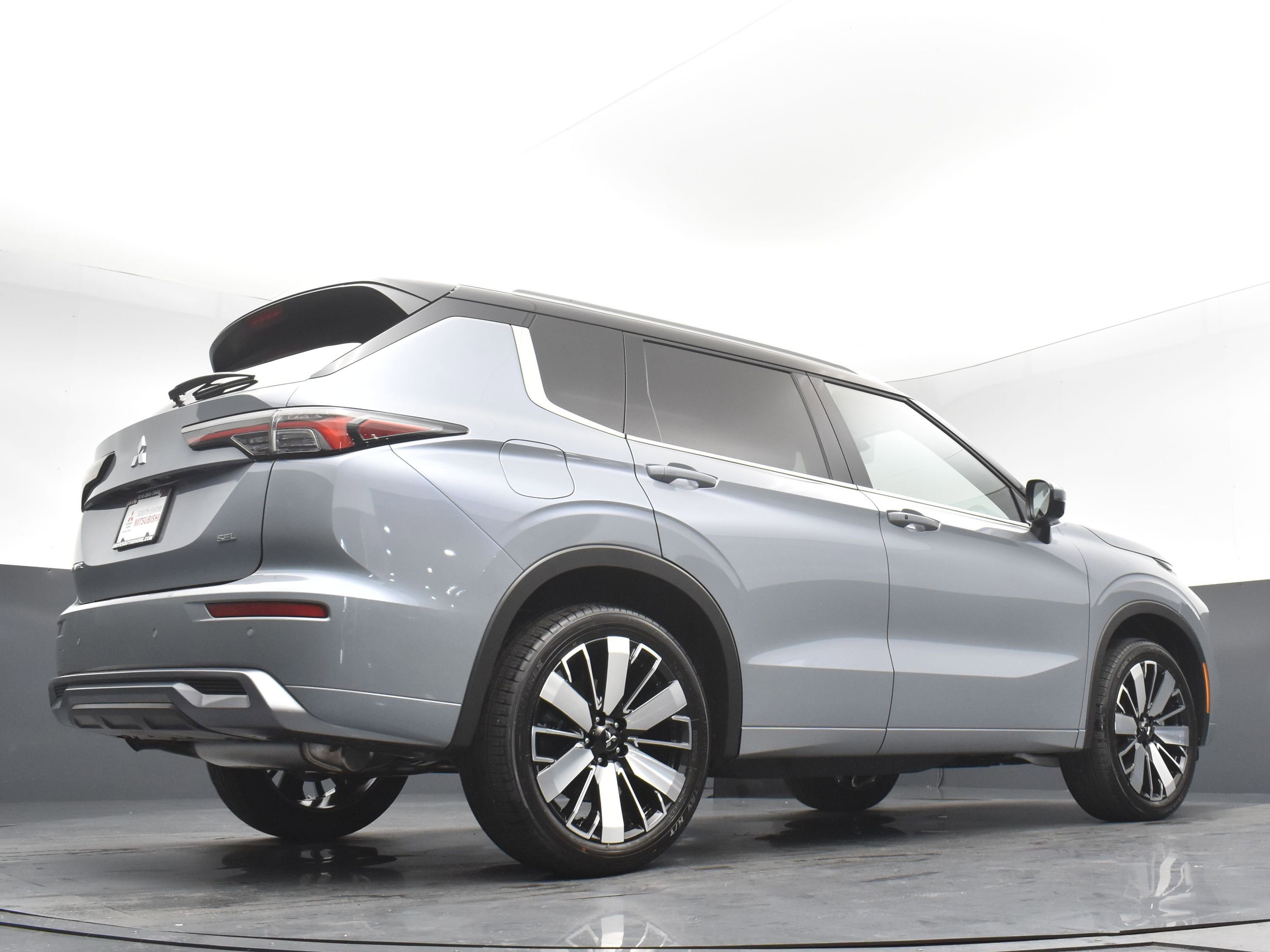 2025 Mitsubishi Outlander SEL photo 25