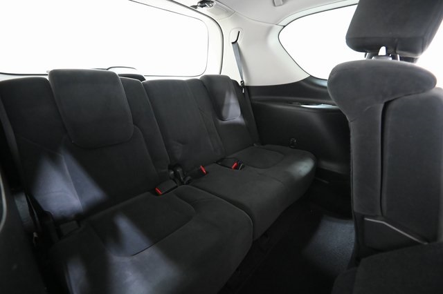 2017 Nissan Armada SV photo 27