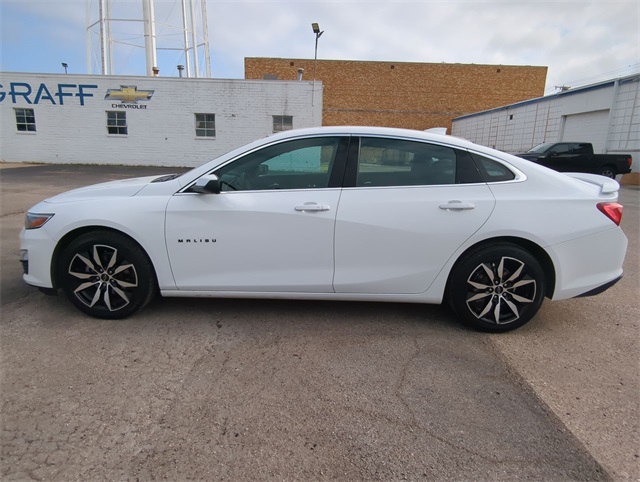2024 Chevrolet Malibu RS photo 3