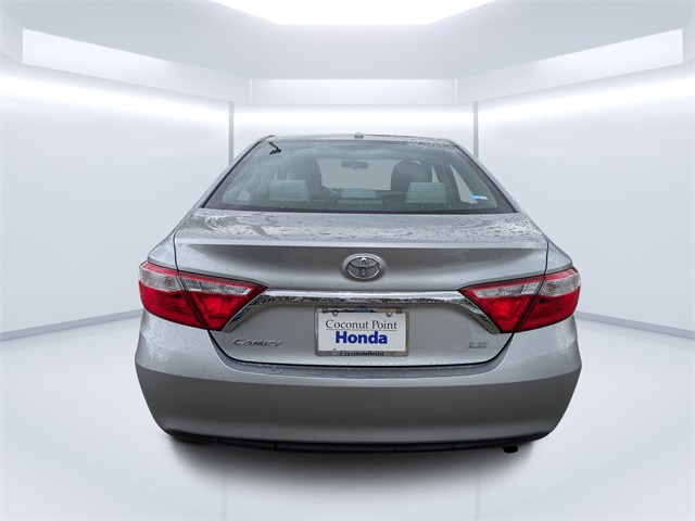 2015 Toyota Camry LE photo 4
