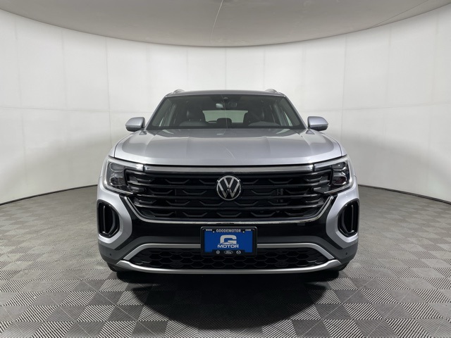 2025 Volkswagen Atlas Cross Sport SE Technology photo 3