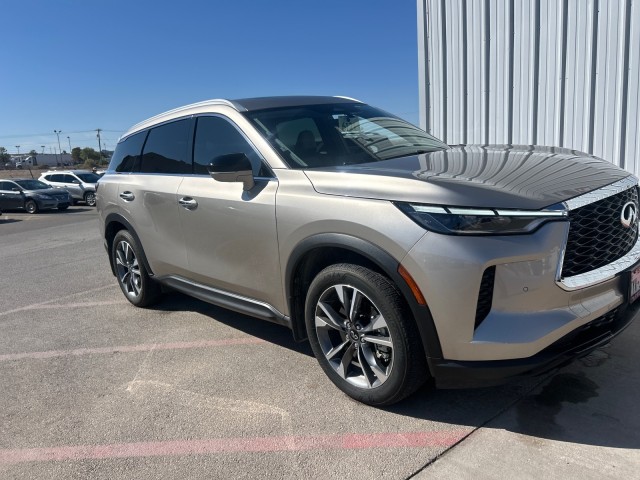 Used 2024 Warm Titanium INFINITI LUXE image 1