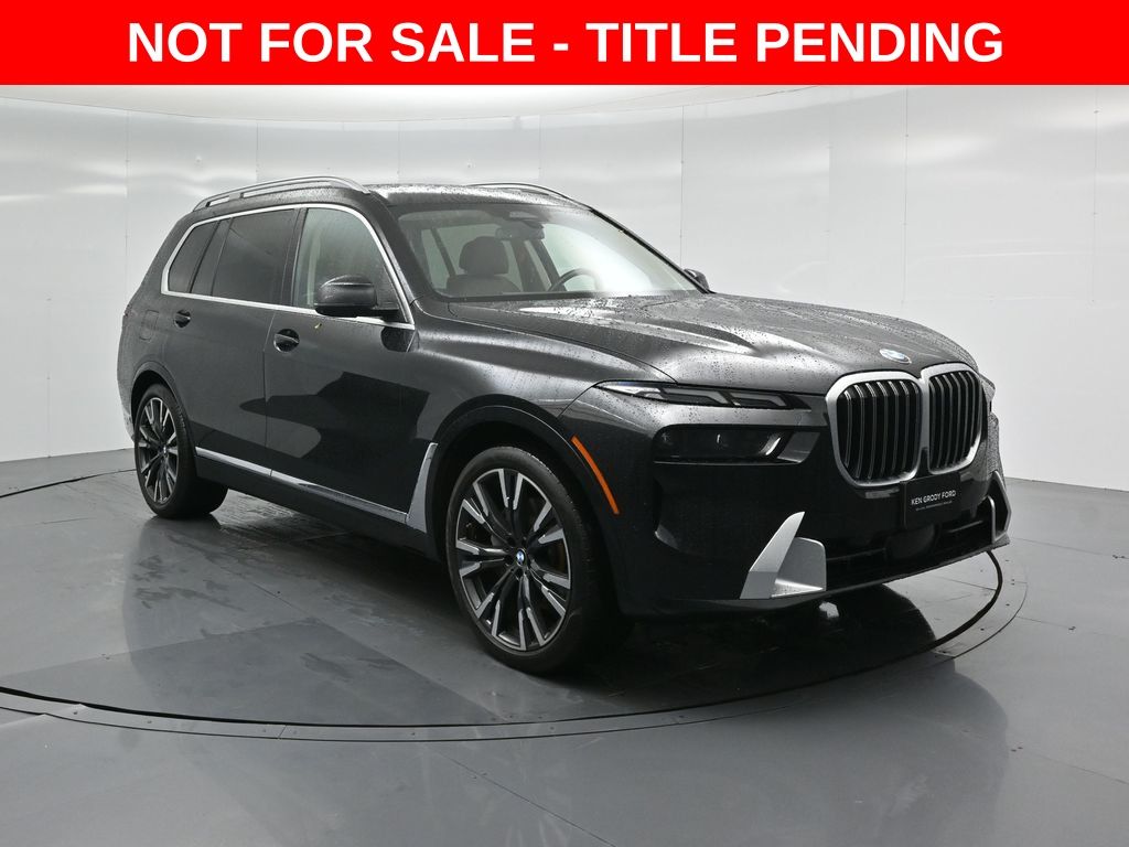 2023 BMW X7 40i's photo