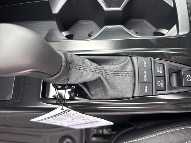 2025 Toyota Camry SE photo 9