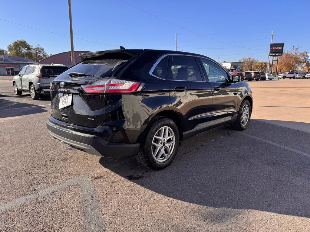 2023 Ford Edge SEL photo 3