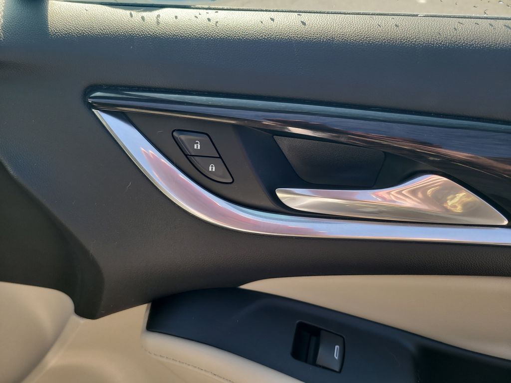 2020 Buick Enclave Essence photo 29
