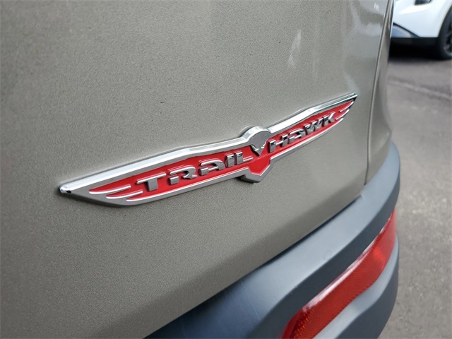 2017 Jeep Cherokee Trailhawk photo 30