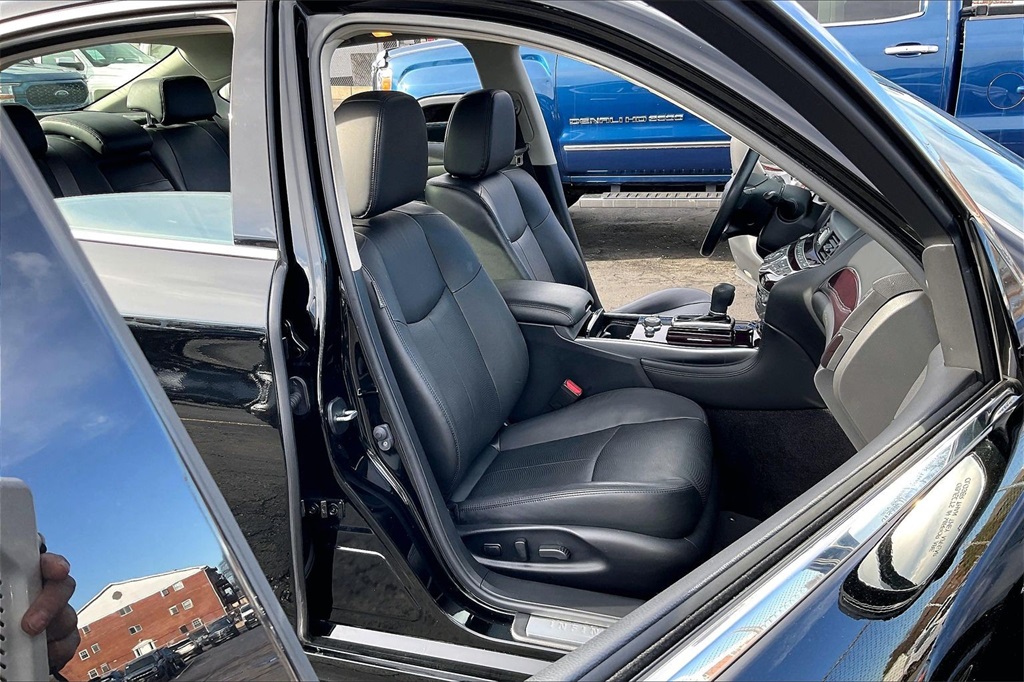 2019 INFINITI Q70 - Image 5