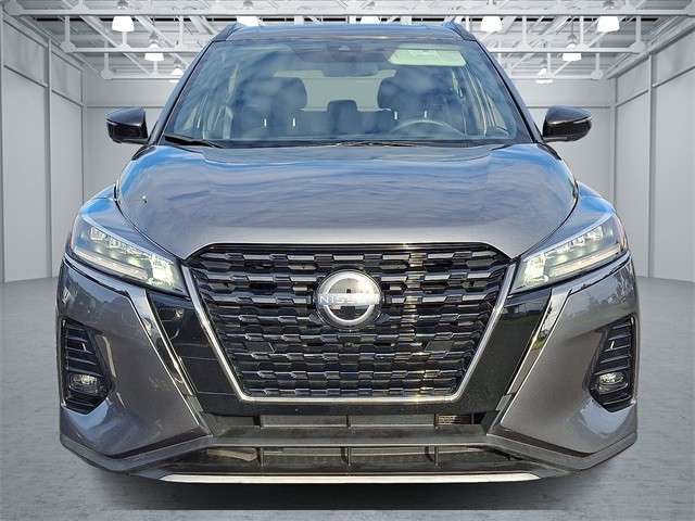 2024 Nissan Kicks SR photo 2