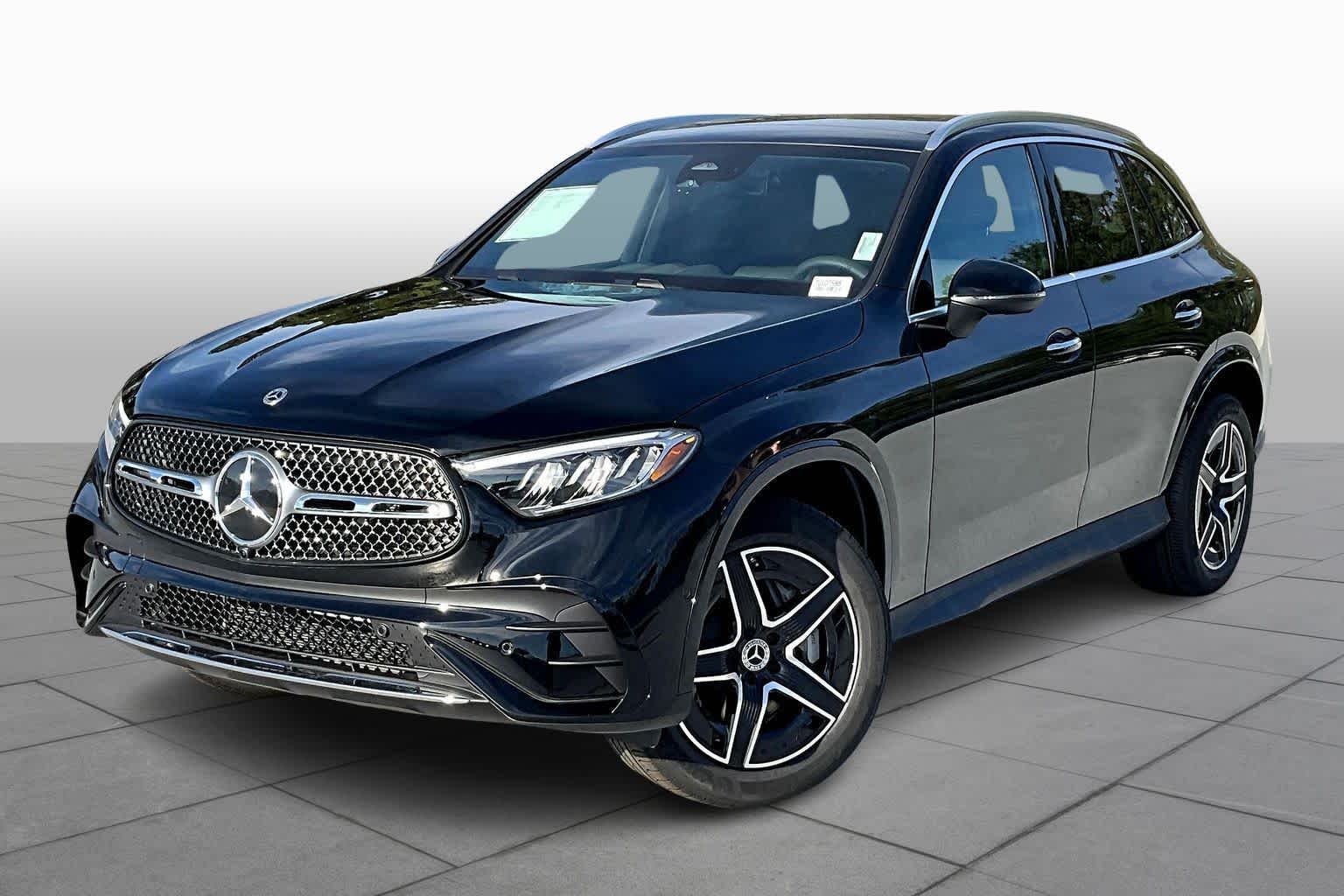 2026 Mercedes-Benz GLC Base's photo