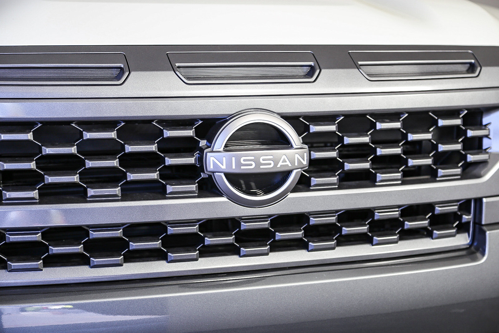 2025 Nissan Frontier Crew Cab SV photo 3
