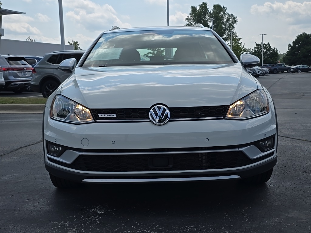 Used 2017 Volkswagen Golf Alltrack Alltrack SE with VIN 3VWH17AU8HM512668 for sale in Franklin, WI