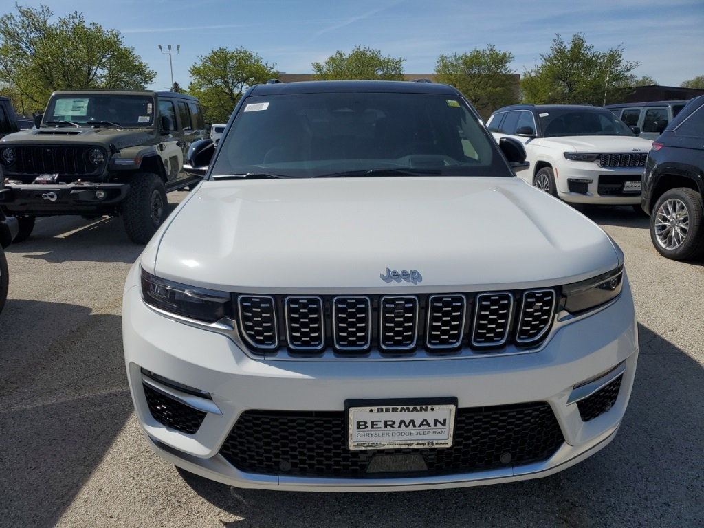 2025 Jeep Grand Cherokee Summit photo 2