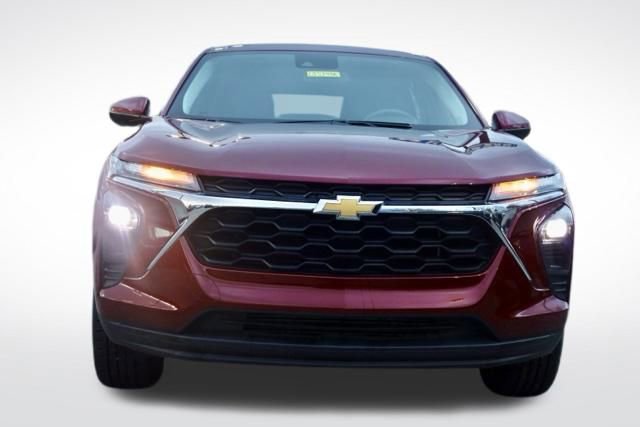 2024 Chevrolet Trax LS photo 3