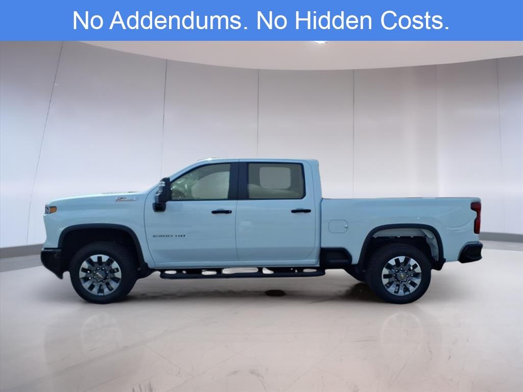 2026 Chevrolet Silverado 2500HD Custom photo 2