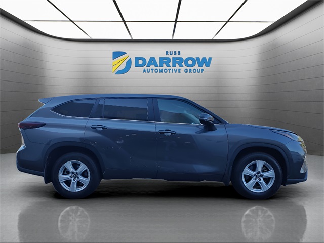 2024 Toyota Highlander LE photo 3