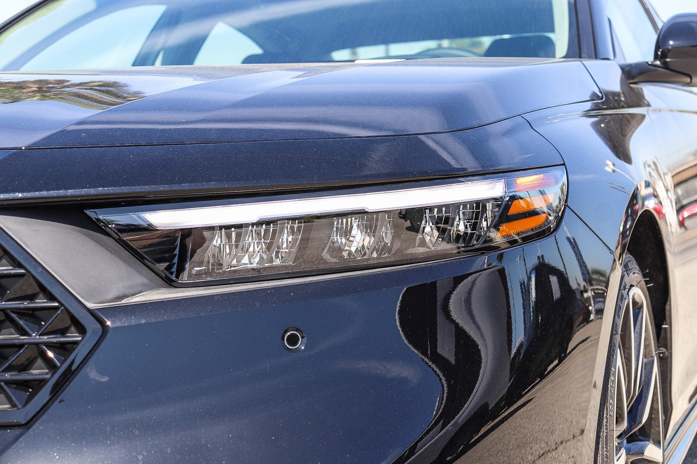 2025 Honda Accord Hybrid Touring photo 4