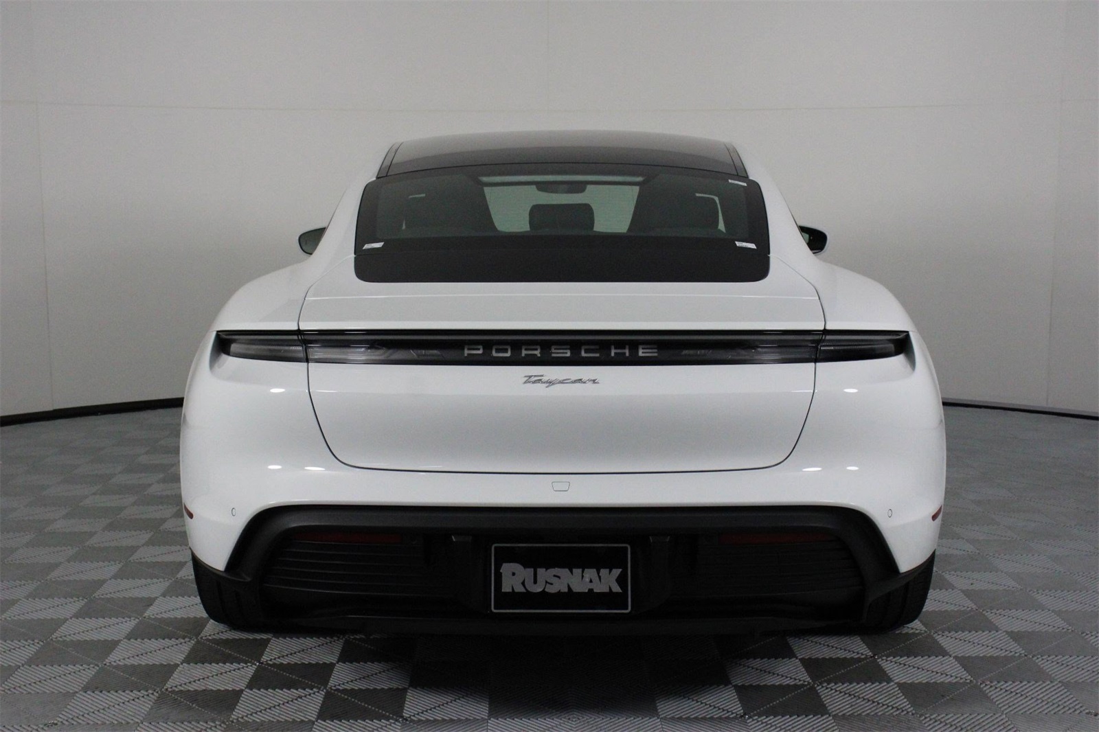 2025 Porsche Taycan photo 6