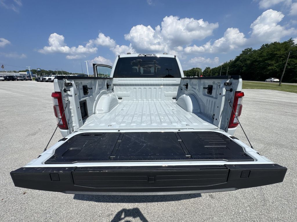 2023 Ford F-150 Raptor photo 21