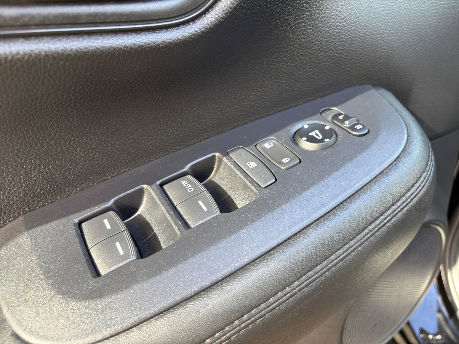 2023 Honda HR-V LX photo 27