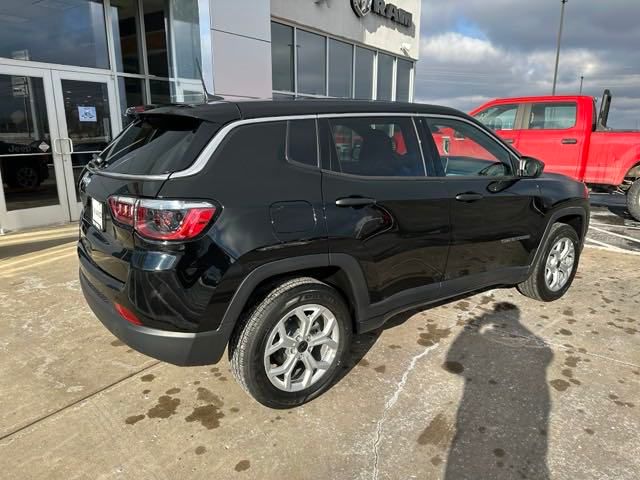 2025 Jeep Compass Sport photo 4