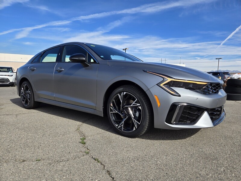 2025 Kia K5 GT-Line photo 2