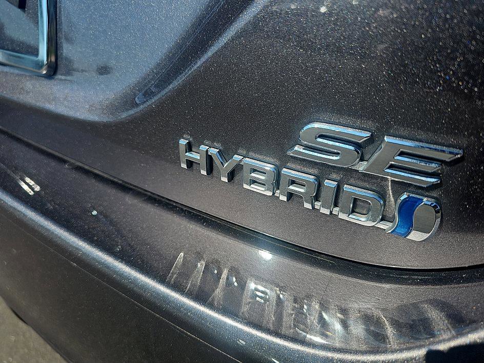 2023 Toyota Camry SE photo 9