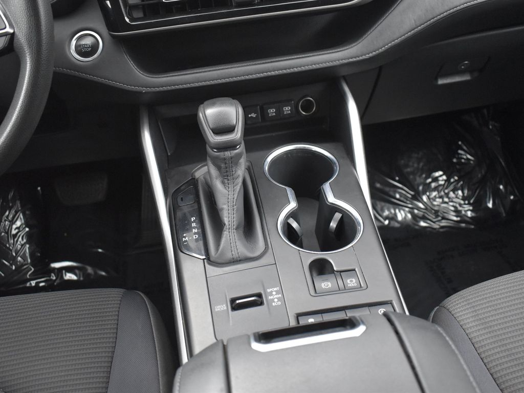 2020 Toyota Highlander L photo 16