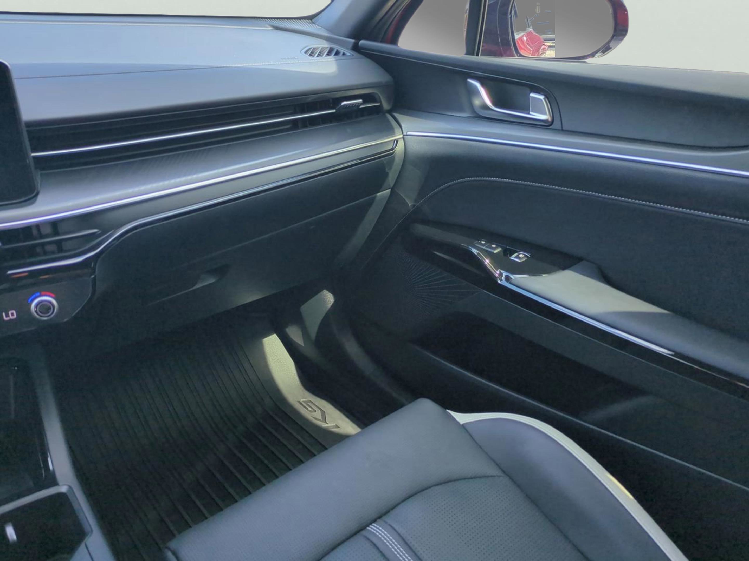 2025 Kia K5 GT-Line photo 17