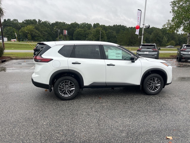 2025 Nissan Rogue S photo 12