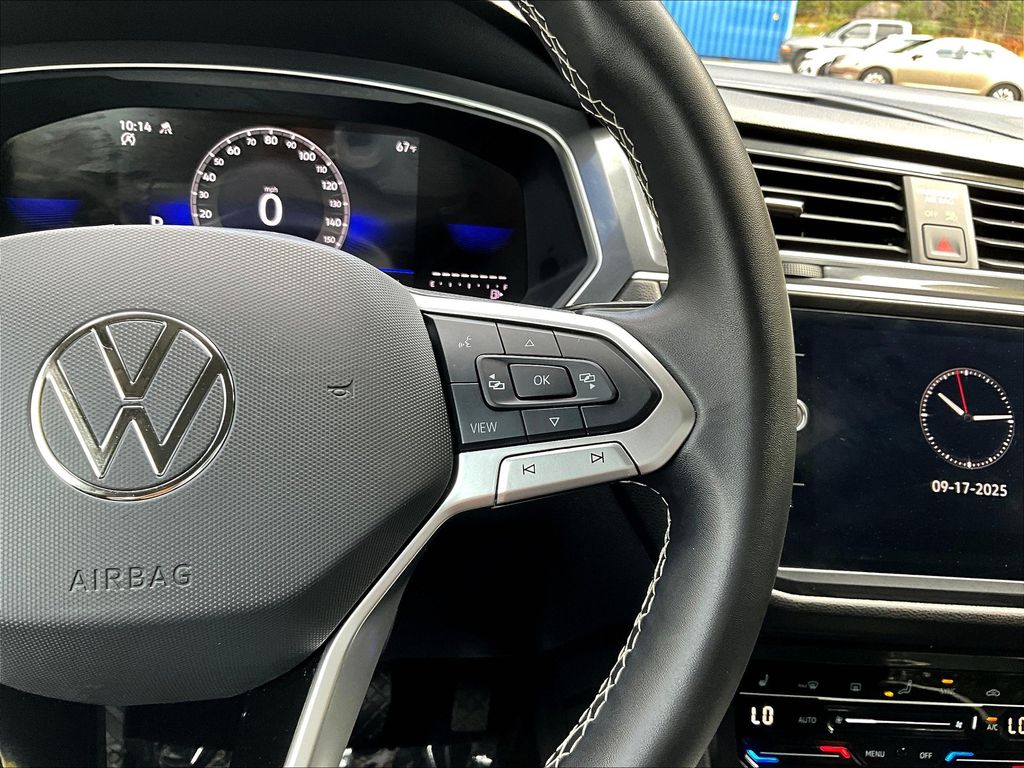 2024 Volkswagen Tiguan SE Wolfsburg Edition photo 17
